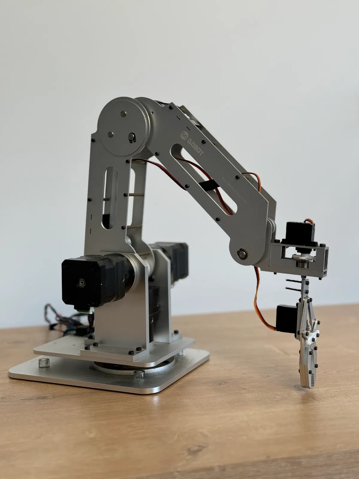 Braço Robótico DoBot v1